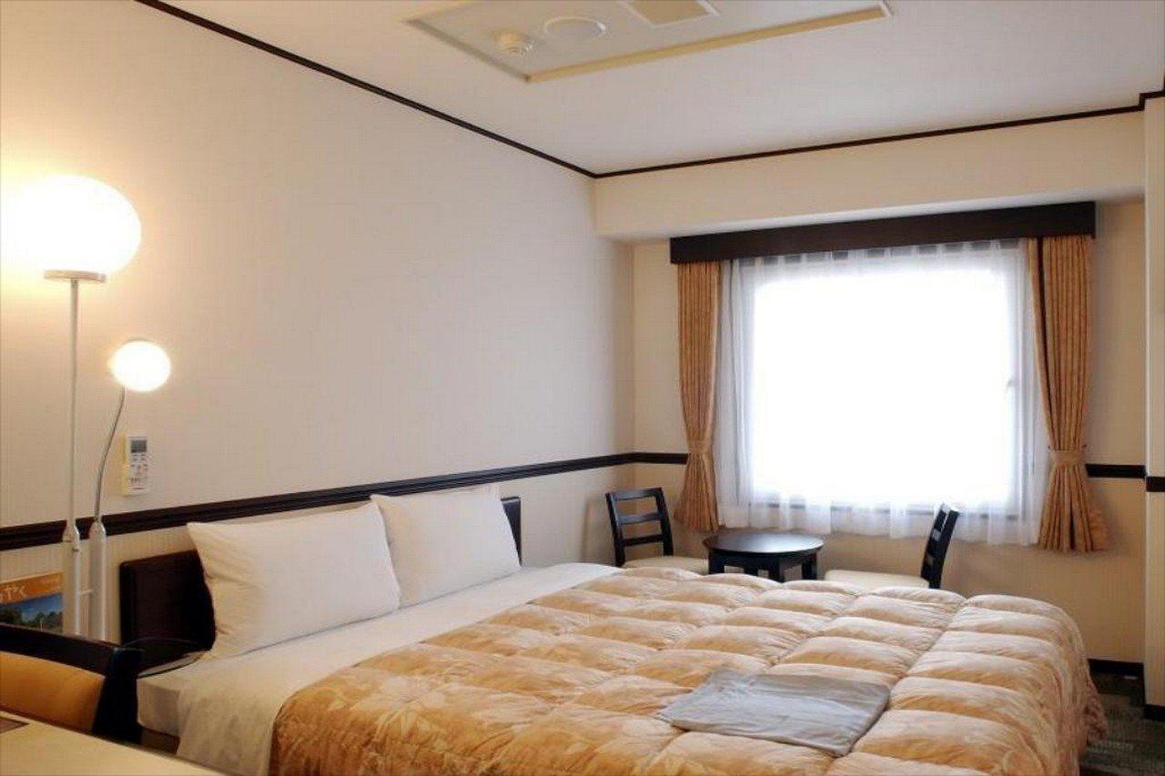 Toyoko Inn Okayama Eki Nishi Guchi Migi Exterior foto