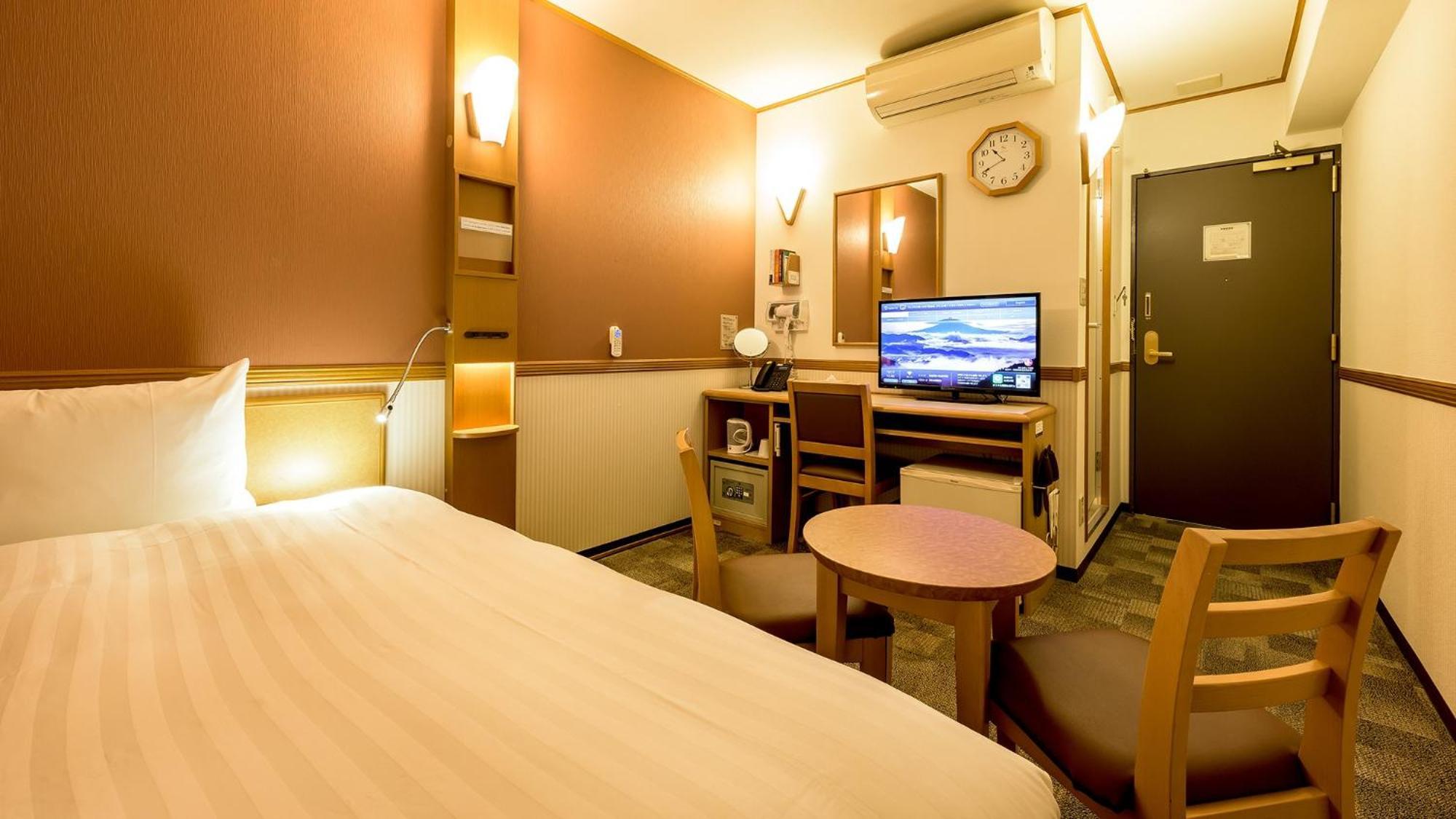 Toyoko Inn Okayama Eki Nishi Guchi Migi Zimmer foto